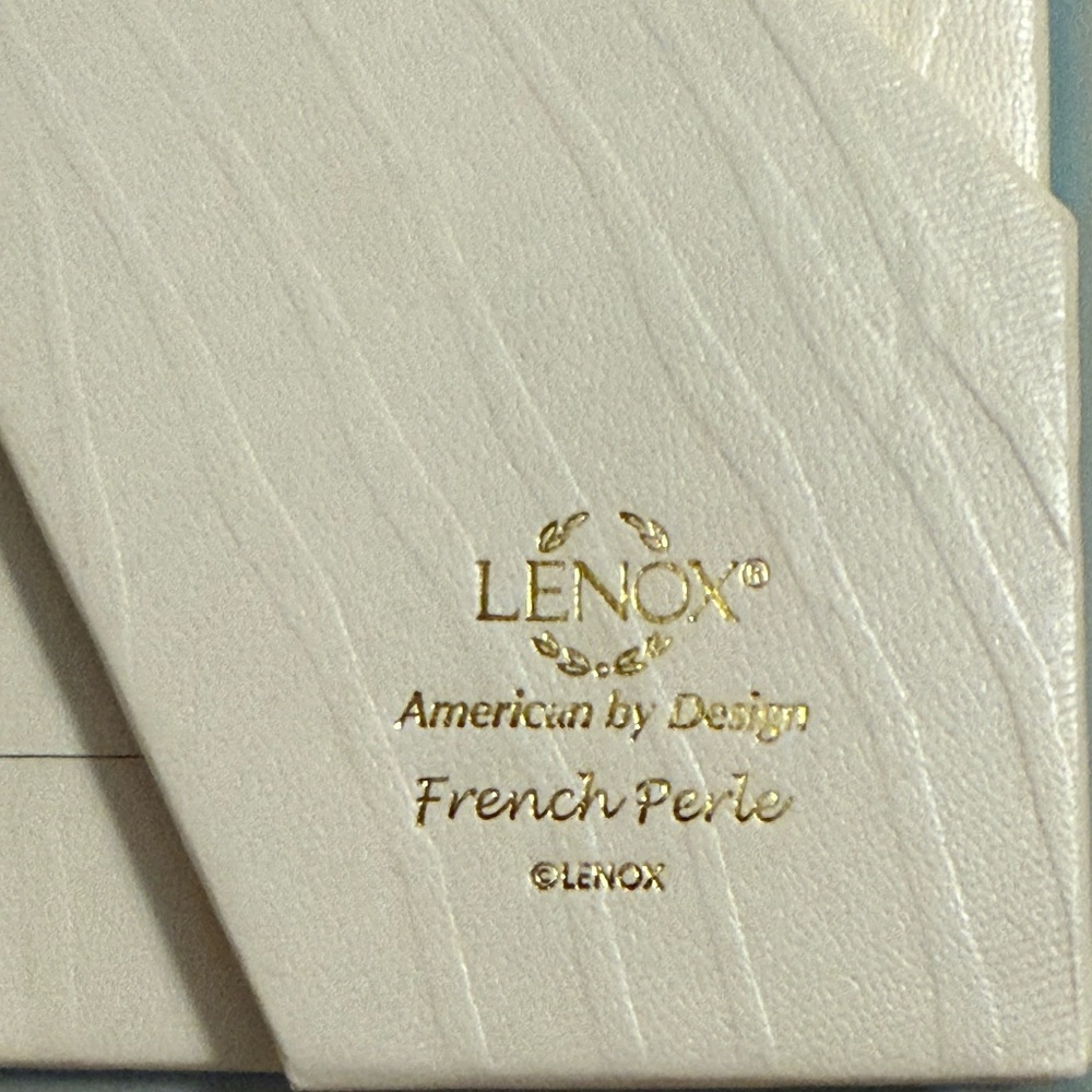Lenox American by Design French Perle 4"x6" Table Top Picture Frame in Ice Blue - Picture 10 of 10